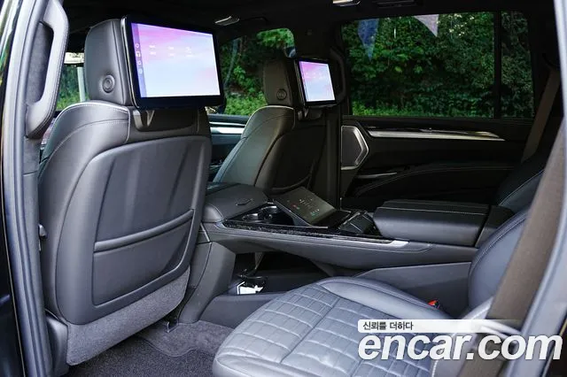 Cadillac Escalade Generation 5 — Фото автомобиля 15
