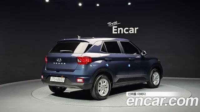 Hyundai Venue — Фото автомобиля 2