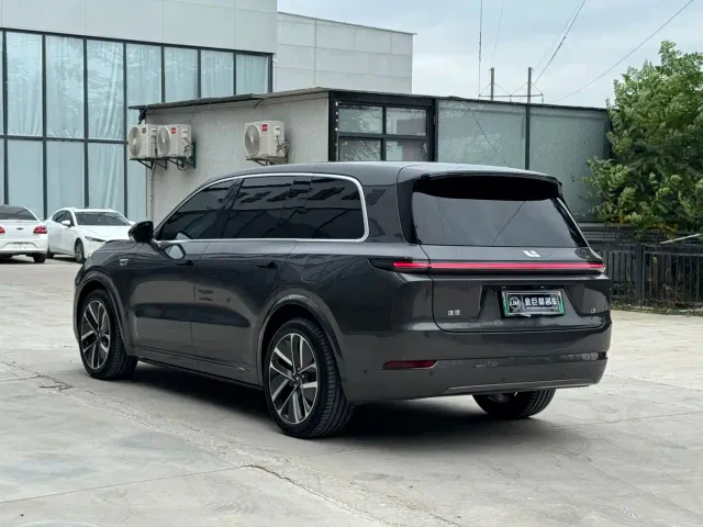 Li Auto L9 — Фото автомобиля 22