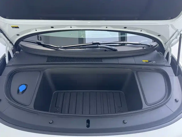 Li Auto i6 — Фото автомобиля 12
