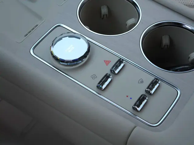 Chery Fengyun Fengyun T11 2024 Base Model — Фото автомобиля 12