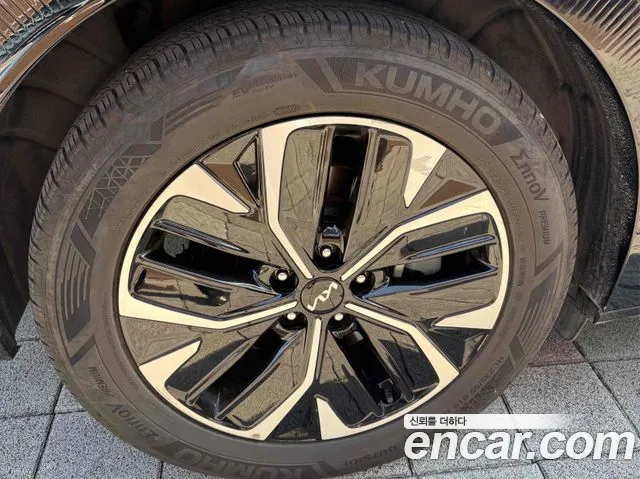 Kia EV6 — Фото автомобиля 10