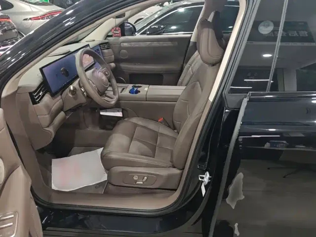 IM Motors LS6 — Фото автомобиля 19