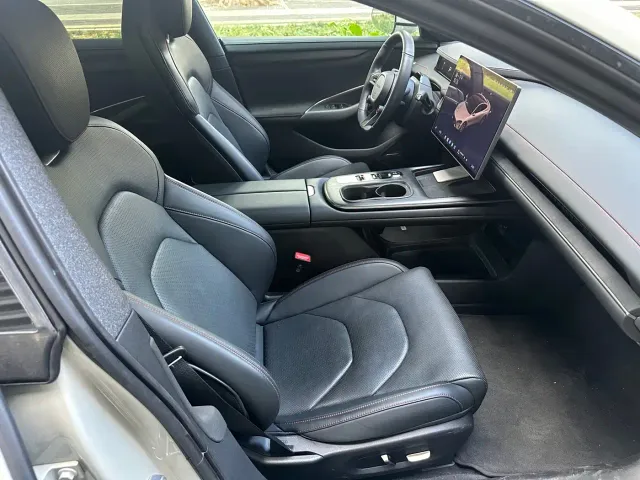 Xiaomi SU7 — Фото автомобиля 11