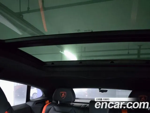 Lamborghini Urus — Фото автомобиля 14