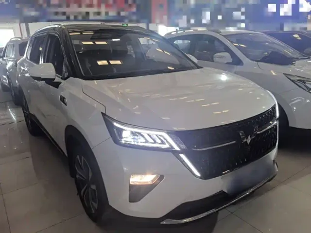 Wuling Asta — Фото автомобиля 3