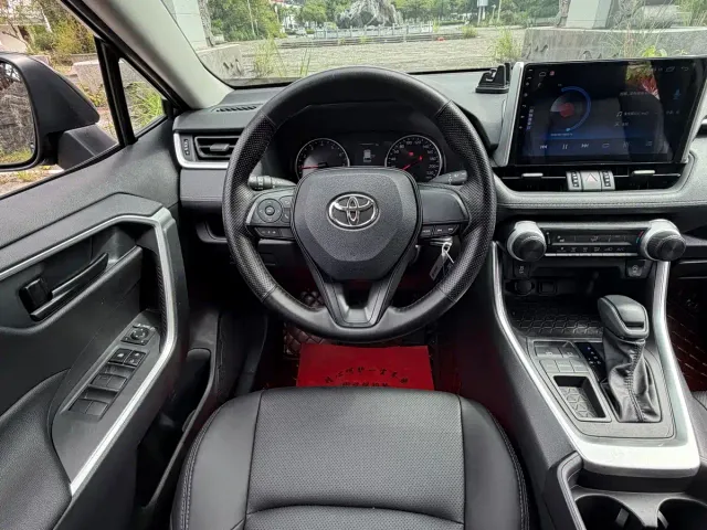Toyota Wildlander — Фото автомобиля 10