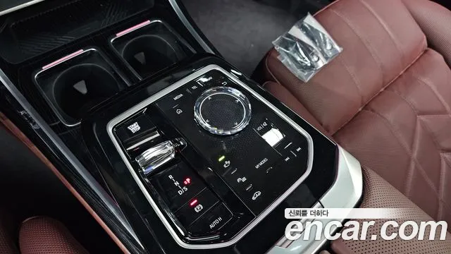BMW 7-Series — Фото автомобиля 8