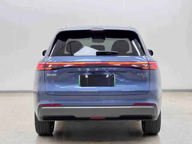 Geely Galaxy Starship 7 EM-i — Фото автомобиля 4
