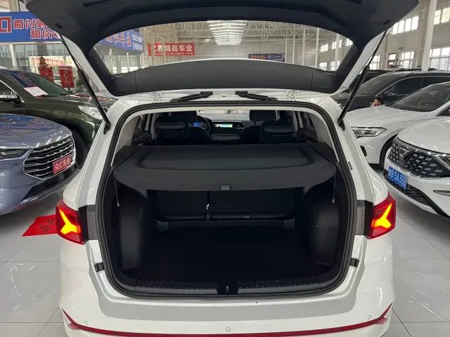 Jetta VS7 — Фото автомобиля 10