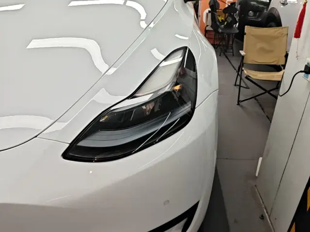 Tesla Model Y — Фото автомобиля 23