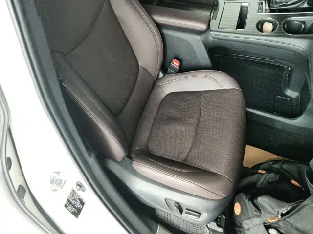 Toyota Sienna — Фото автомобиля 19