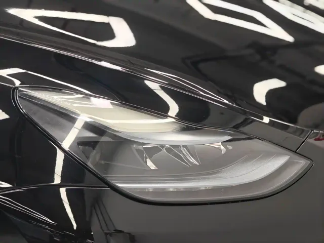 Tesla Model Y — Фото автомобиля 8