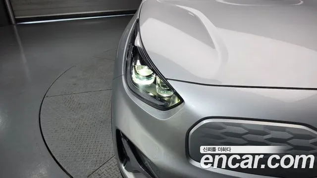 Kia Niro — Фото автомобиля 7