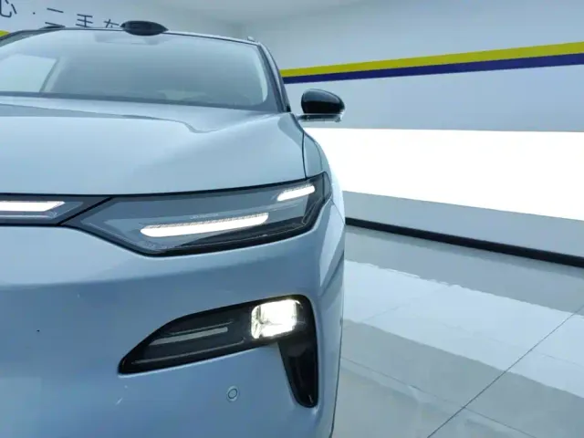Leapmotor C11 — Фото автомобиля 5