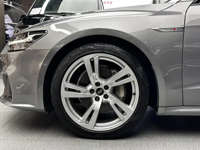 Audi A7L — Фото автомобиля 4