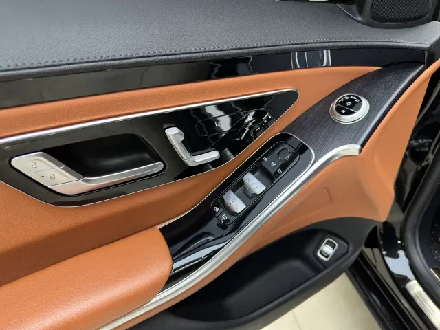 Mercedes-Benz S-Class — Фото автомобиля 11