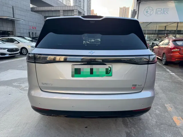 Dongfeng E8 M8 — Фото автомобиля 8
