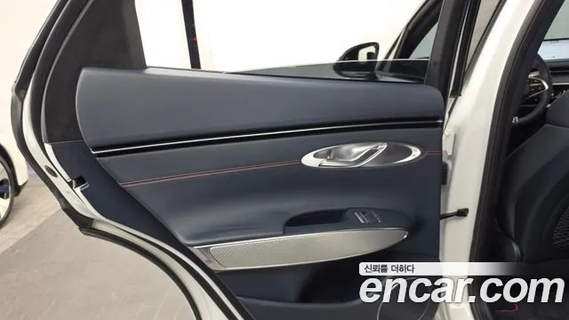 Genesis GV70 2.5T Бензин 2WD — Фото автомобиля 25