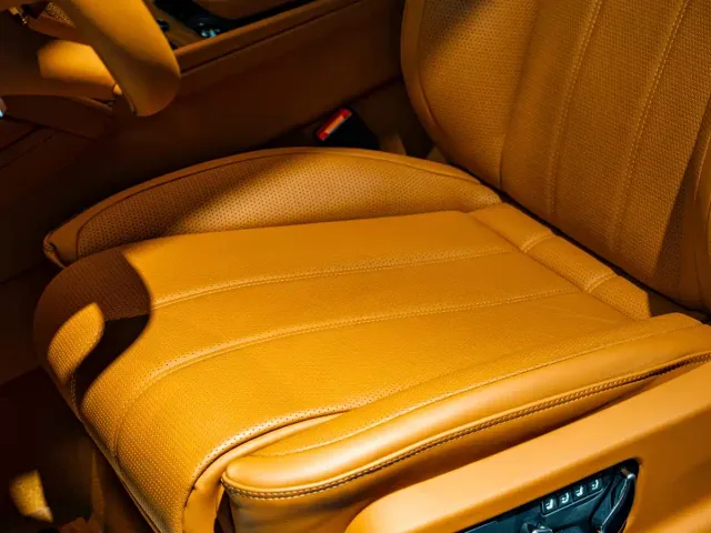 Bentley Bentayga — Фото автомобиля 16
