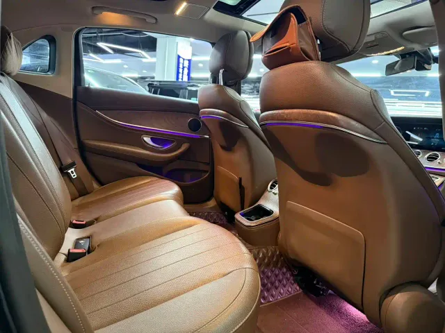 Mercedes-Benz E-Class — Фото автомобиля 7