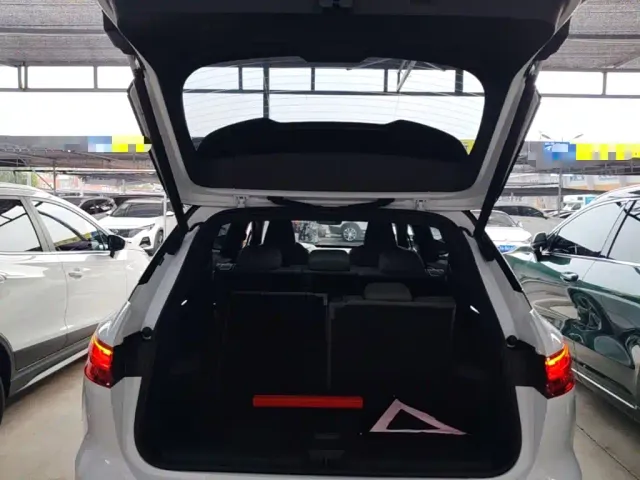 Audi Q5 e-tron — Фото автомобиля 18
