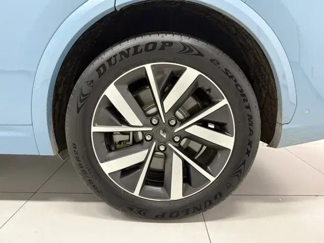 Li Auto L7 — Фото автомобиля 13