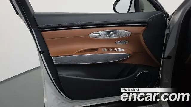 Genesis GV70 — Фото автомобиля 13