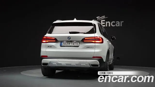 Фотография автомобиля — BMW X5