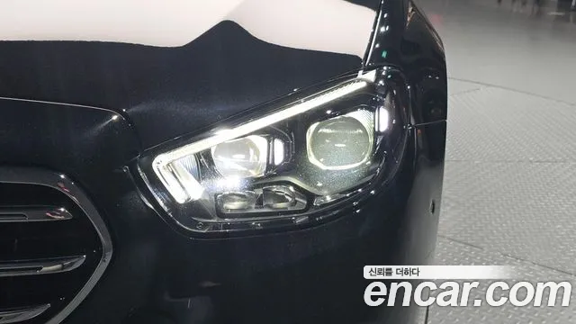 Mercedes-Benz E-Class — Фото автомобиля 19
