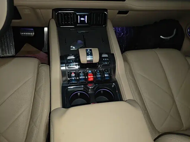 BYD FangChengBao Leopard 8 — Фото автомобиля 13
