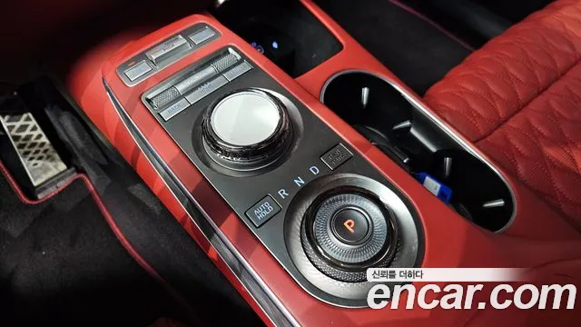 Genesis GV70 — Фото автомобиля 9