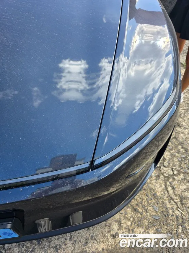 Tesla Model Y — Фото автомобиля 12