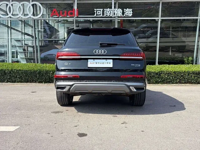 Audi Q7 — Фото автомобиля 4