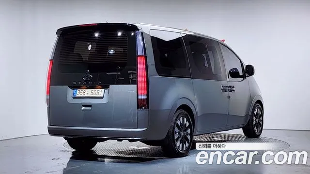 Hyundai Staria Staria 4WD Lounge 9 мест — Фото автомобиля 2