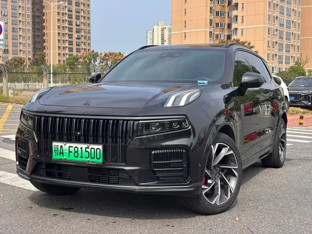 Фотография автомобиля — Lynk & Co 09 EM-P