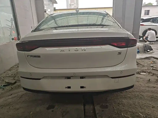 Aion AION S 2022 Mei 580 Pio — Фото автомобиля 3