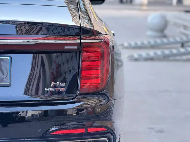 Hongqi H9 — Фото автомобиля 11