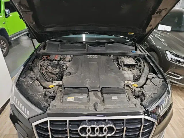 Audi Q7 — Фото автомобиля 19