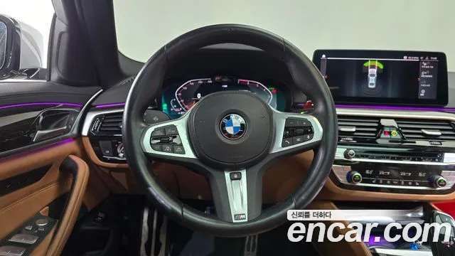 BMW 5-Series — Фото автомобиля 12