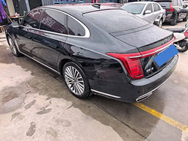 Hongqi H9 — Фото автомобиля 7