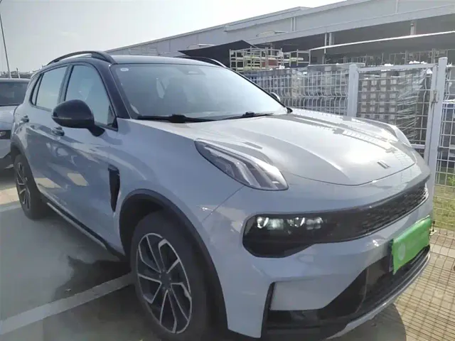 Lynk & Co 01 — Фото автомобиля 21
