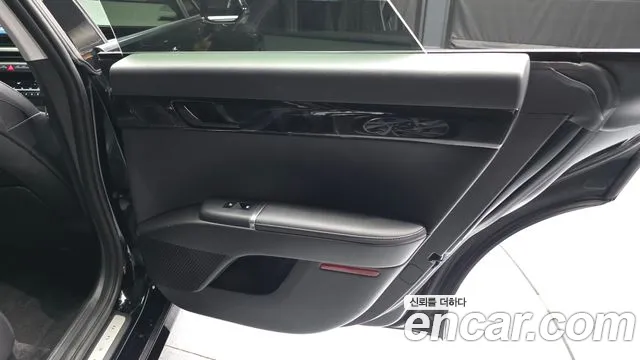 Hyundai Grandeur Grandeur (GN7) 2.5 Бензин 2WD — Фото автомобиля 20