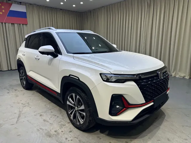 Changan CS35 Plus — Фото автомобиля 3