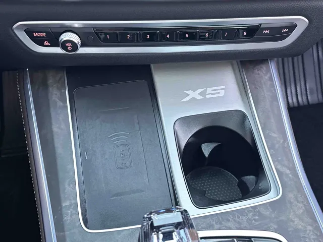 BMW X5 — Фото автомобиля 11