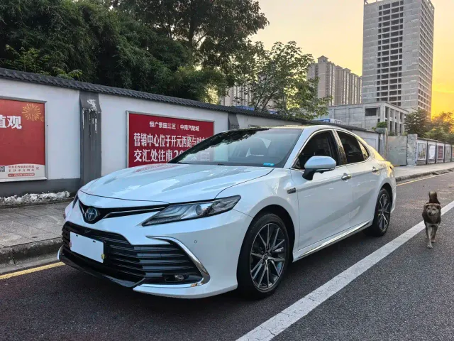 Фотография автомобиля — Toyota Camry