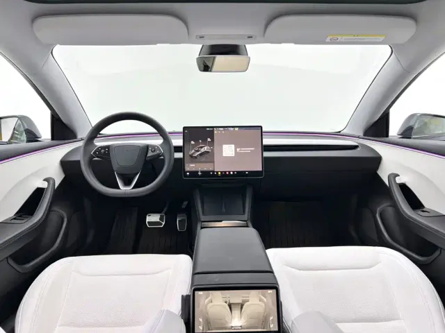 Tesla Model 3 — Фото автомобиля 15