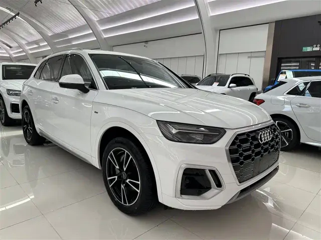 Audi Q5L — Фото автомобиля 3