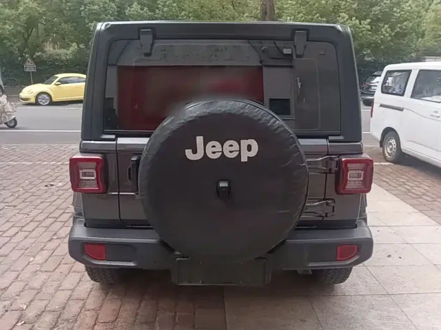 Jeep Wrangler — Фото автомобиля 5
