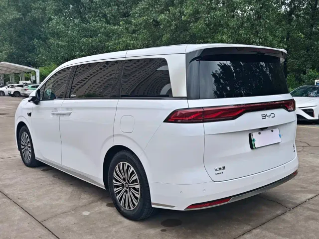BYD Xia — Фото автомобиля 4